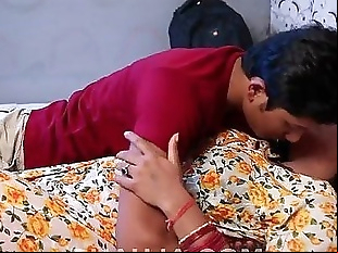 Hot Bhabhi Ki Pyas Bujhadi most sexiest video of..