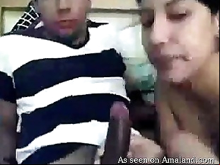 Desi indian girl knows how to suck -..